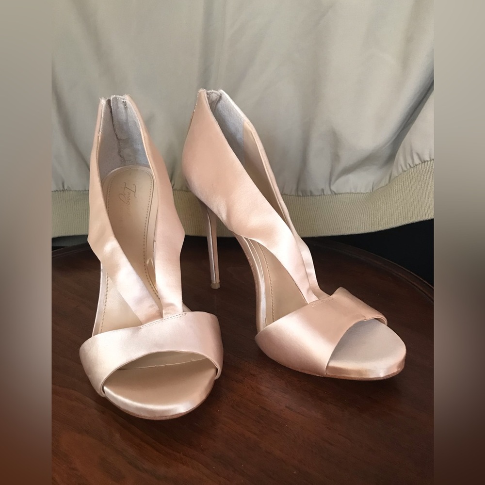 Creme satin sling back heels, 9 Vince Camuto brand